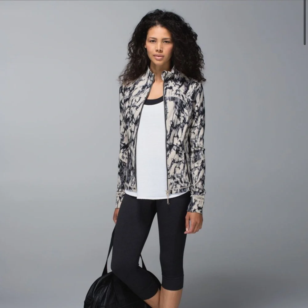 lululemon athletica Black and White Jacket - Picture 2 of 13